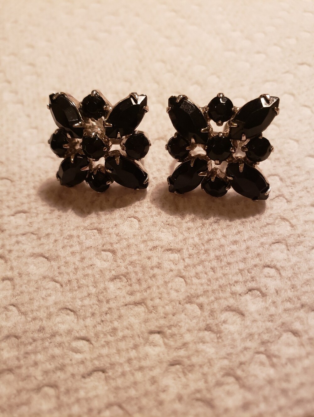 Vintage Weiss Silver-tone Screwback Earrings With Black Sets